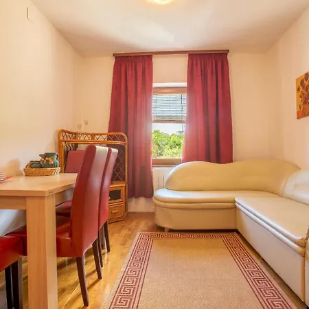 Ferienwohnung Fuer 2 Personen 1 Kind Ca 40 Qm In Pula, Istrien Istrische Riviera * Pula
