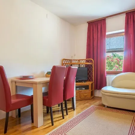 Ferienwohnung Fuer 2 Personen 1 Kind Ca 40 Qm In Pula, Istrien Istrische Riviera Pula