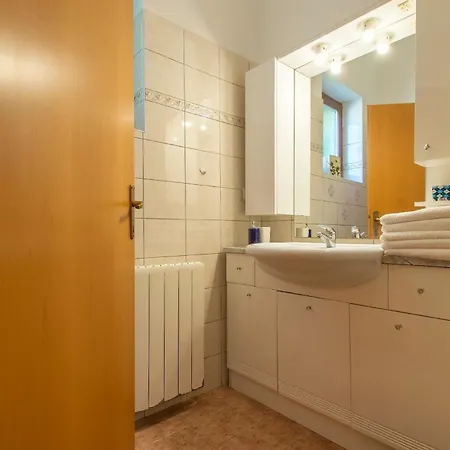 Apartment Ferienwohnung Fuer 2 Personen 1 Kind Ca 40 Qm In Pula, Istrien Istrische Riviera Pula